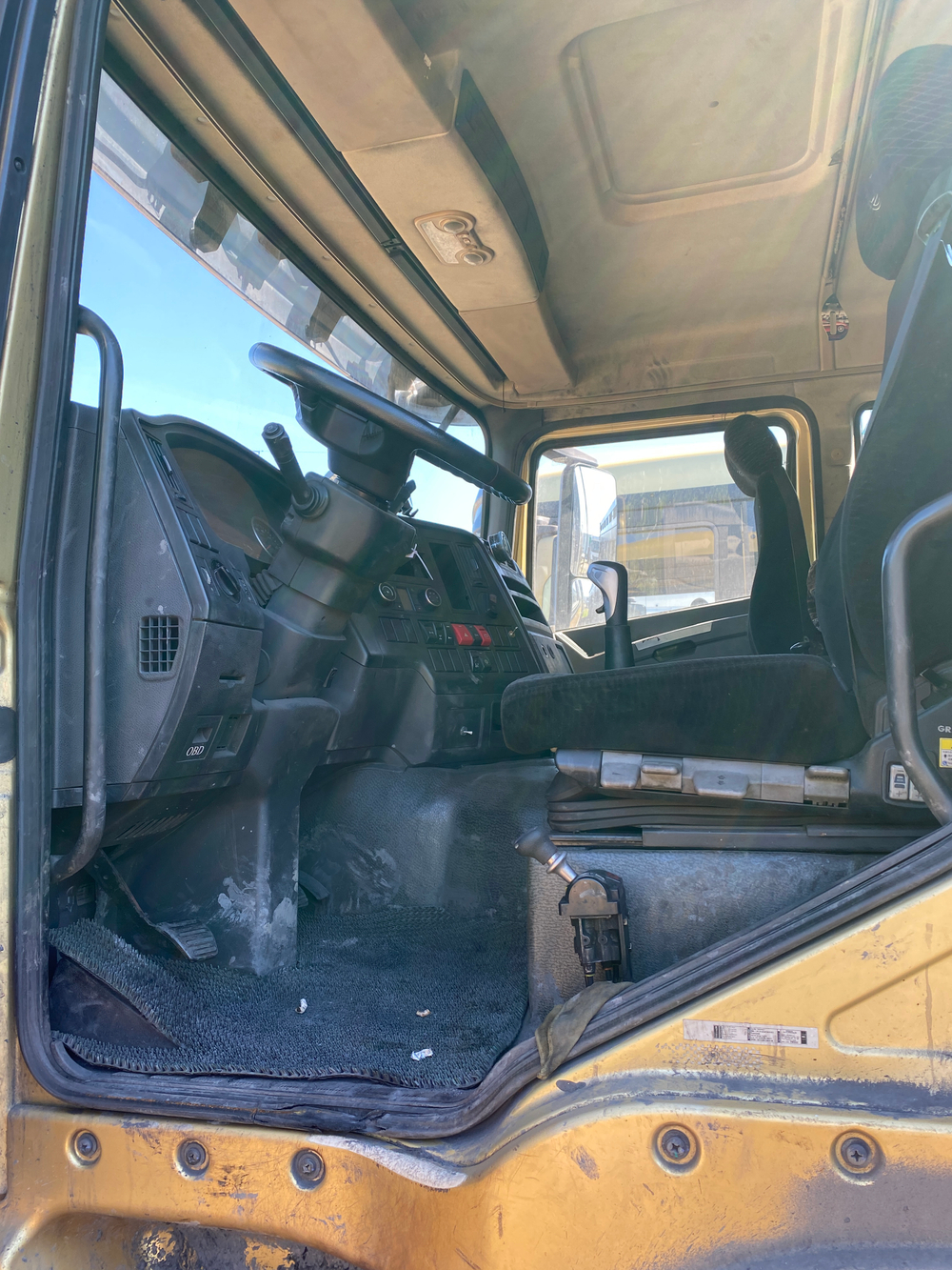 Shacman (Shaanxi) SX* 8x4 Самосвал SX331863366 (Дизельный, 12,5 л, 544 л.с., МТ)