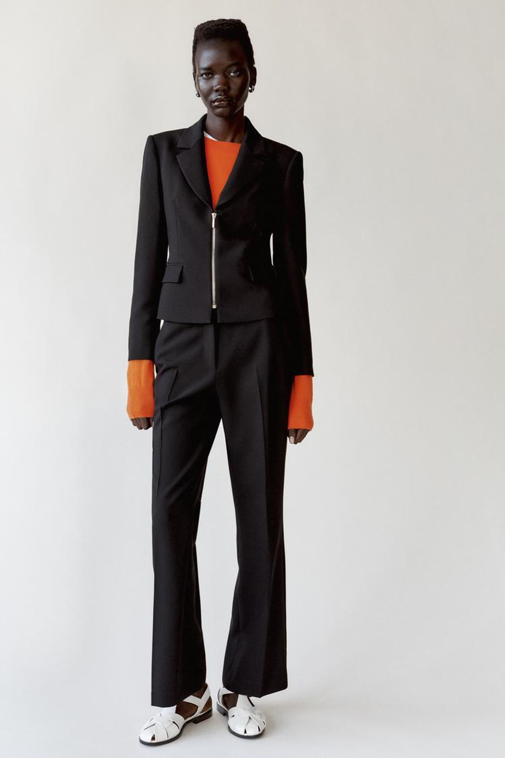 ZARA БЛЕЙЗЕР С ПОДПЛЕЧНИКАМИ И ЗАСТЕЖКОЙ-МОЛНИЕЙ, ЧЕРНЫЙ