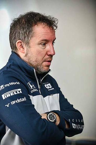 Наручные часы Casio EQB-1000AT-1A