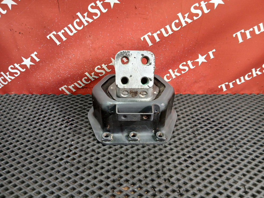 Подушка двигателя задняя