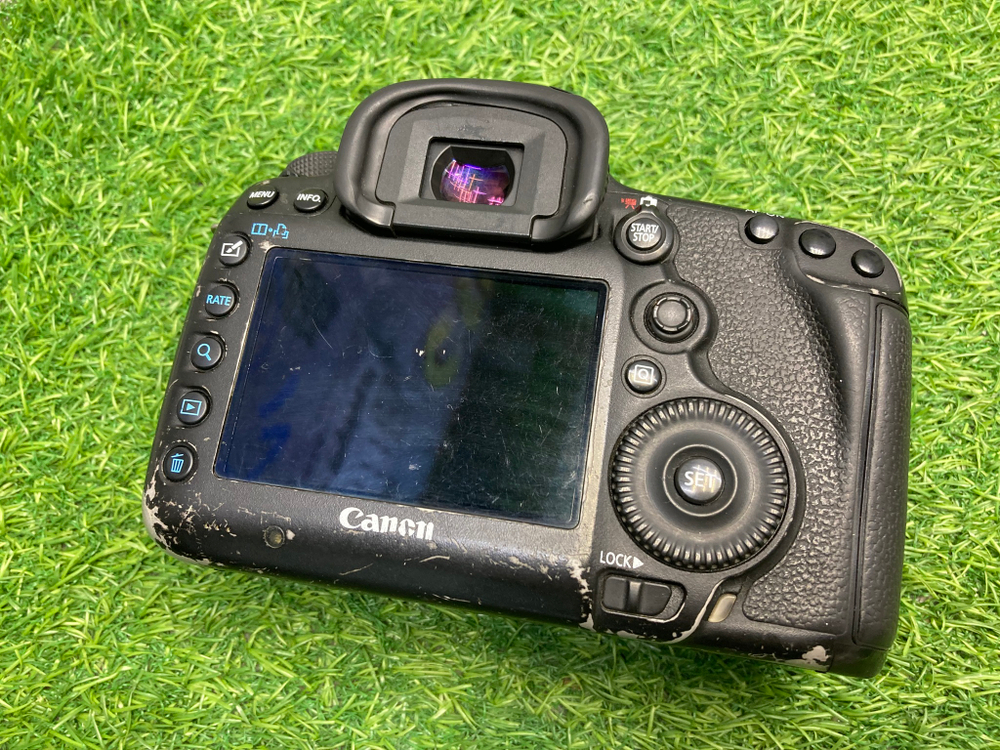 Canon EOS 5D Mark III ( 111.000 кадров )