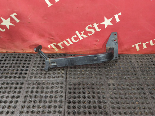 Кронштейн переднего бампера правый