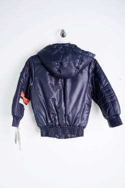 Куртка короткая, визуально на 4 года, новая