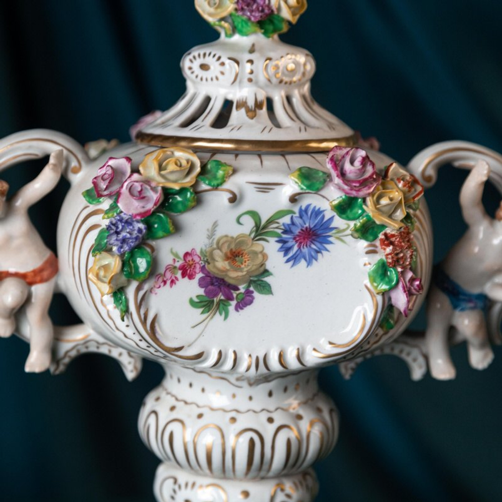 Парадные вазы в стиле Рококо