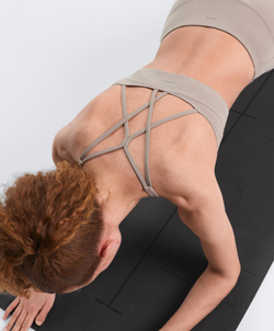 Oysho Спортивный бюстгальтер с бретелями на спине, темно-серый