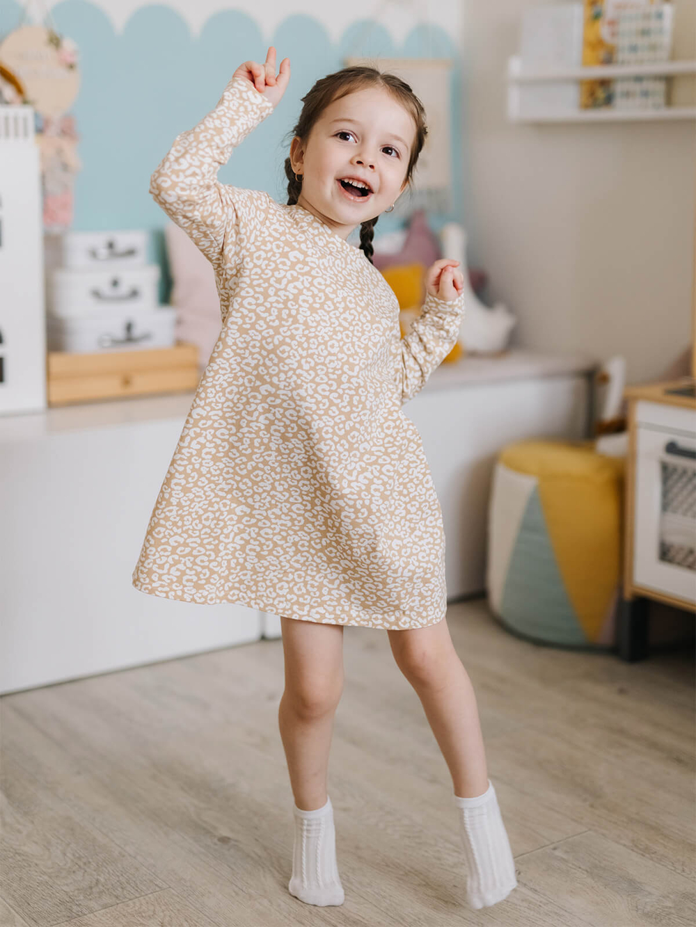 Платье трапеция Mjölk Sand Leopard, с длинным рукавом