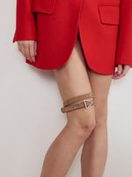 БАЗОВЫЙ ТОНКИЙ РЕМЕНЬ С ТРЕУГОЛЬНОЙ ПРЯЖКОЙ ЗАМША КАПУЧИНО