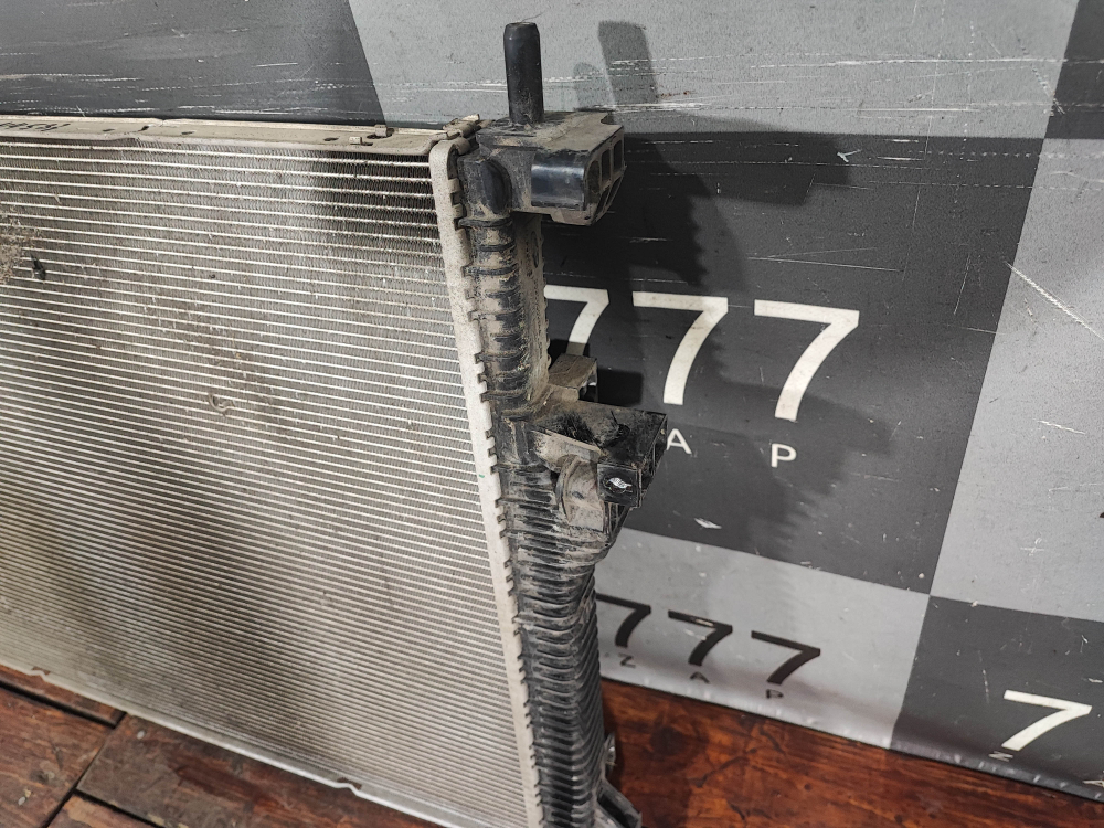 Радиатор двигателя Chery Tiggo 7 Pro, Chery Tiggo 8 Pro  Б/У Оригинал 302000021AA