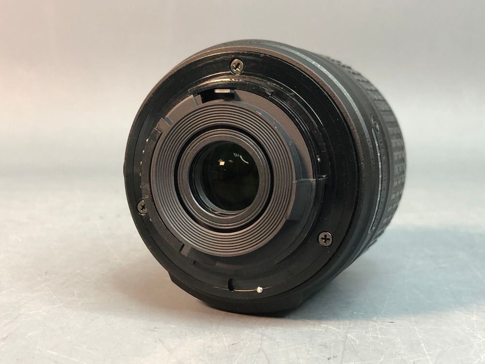 Nikon D3300 Kit 18-55mm VR II 16.105 Кадров