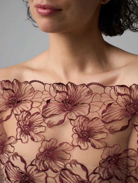 05-172 Вышивка на неэл. сетке 25 см, бежевый/бордовый