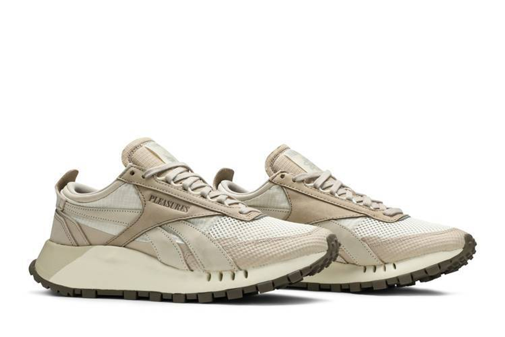Кроссовки Pleasures X Reebok Classic Leather