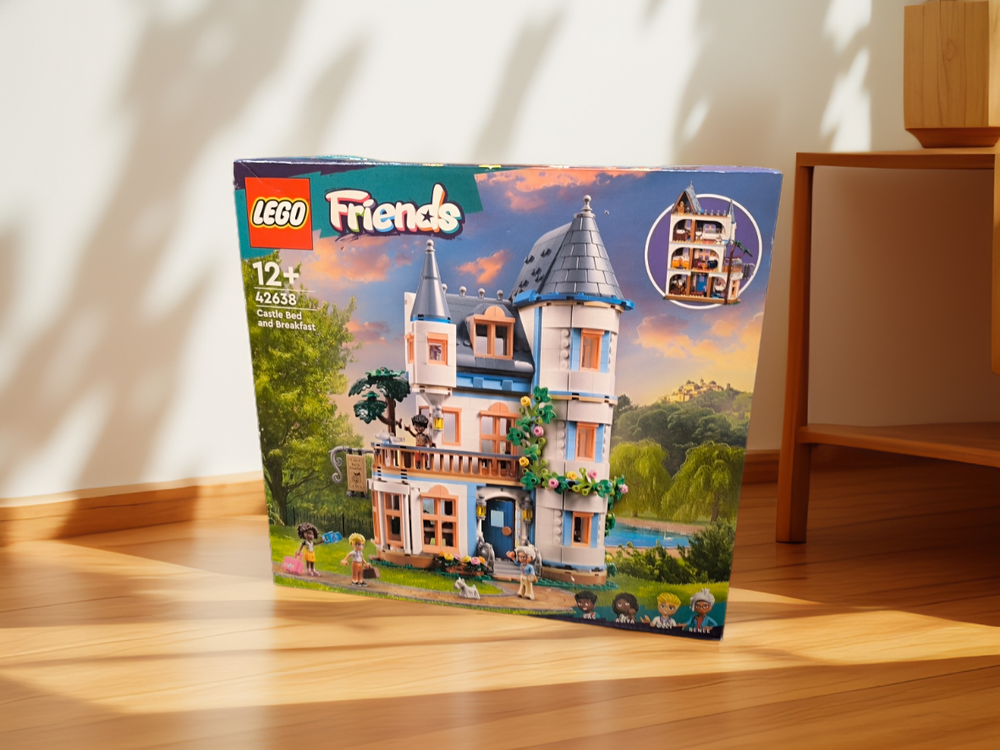 LEGO Friends 42638 «Отель типа: Постель и завтрак» — уютная история Хартлейк-Сити