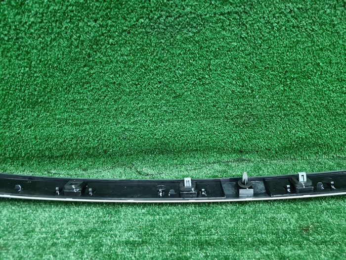 Молдинг двери багажника RR Vogue 5 L460 (21-нв)