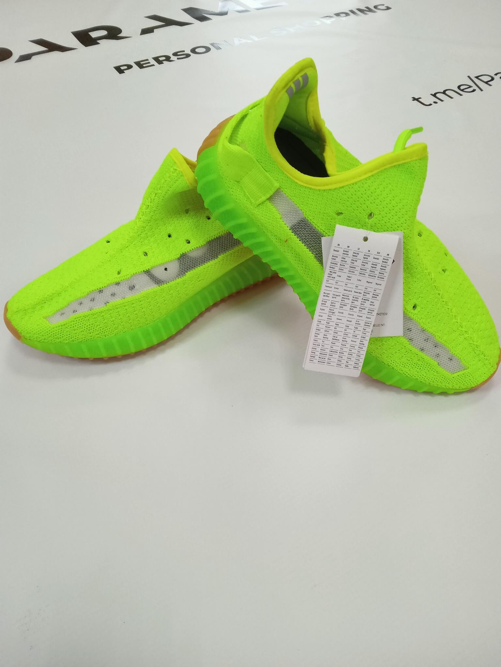Кроссовки adidas&yeezy.Цвет салатовый/кислотный Размер 38