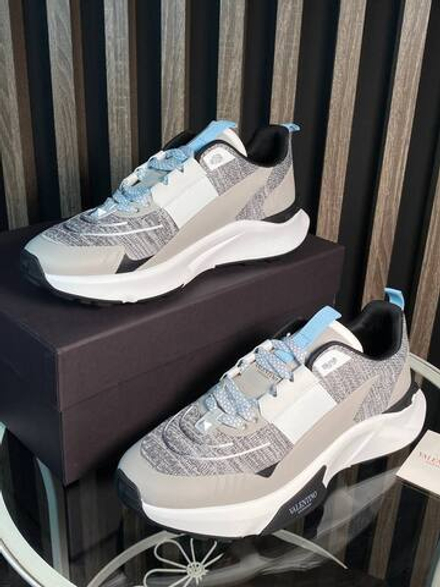 Кроссовки Valentino