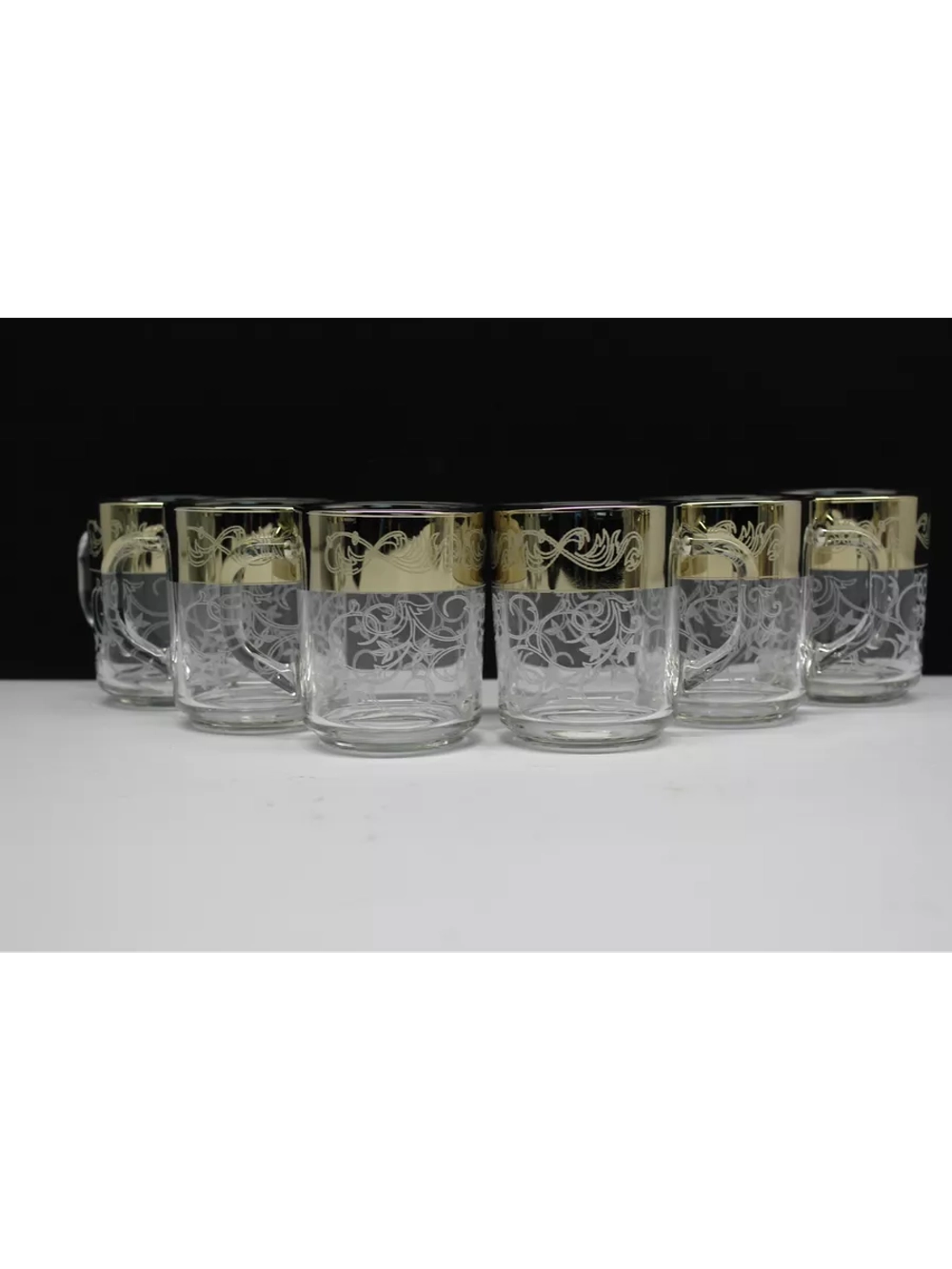 Набор кружек для чая и кофе.