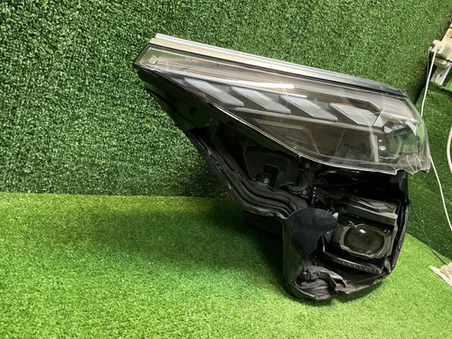 Битая Фара левая Audi Q6 (2022-н.в.) LED