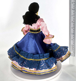 Фарфоровая кукла коллекционная Цыганка Кармен