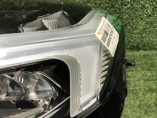 Фара левая Volvo XC60 2 (2017-2021) LED