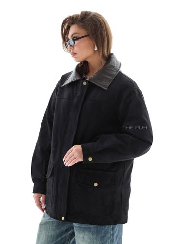 Черный пуховик из эко-замши с мехом песца и кожаным воротником