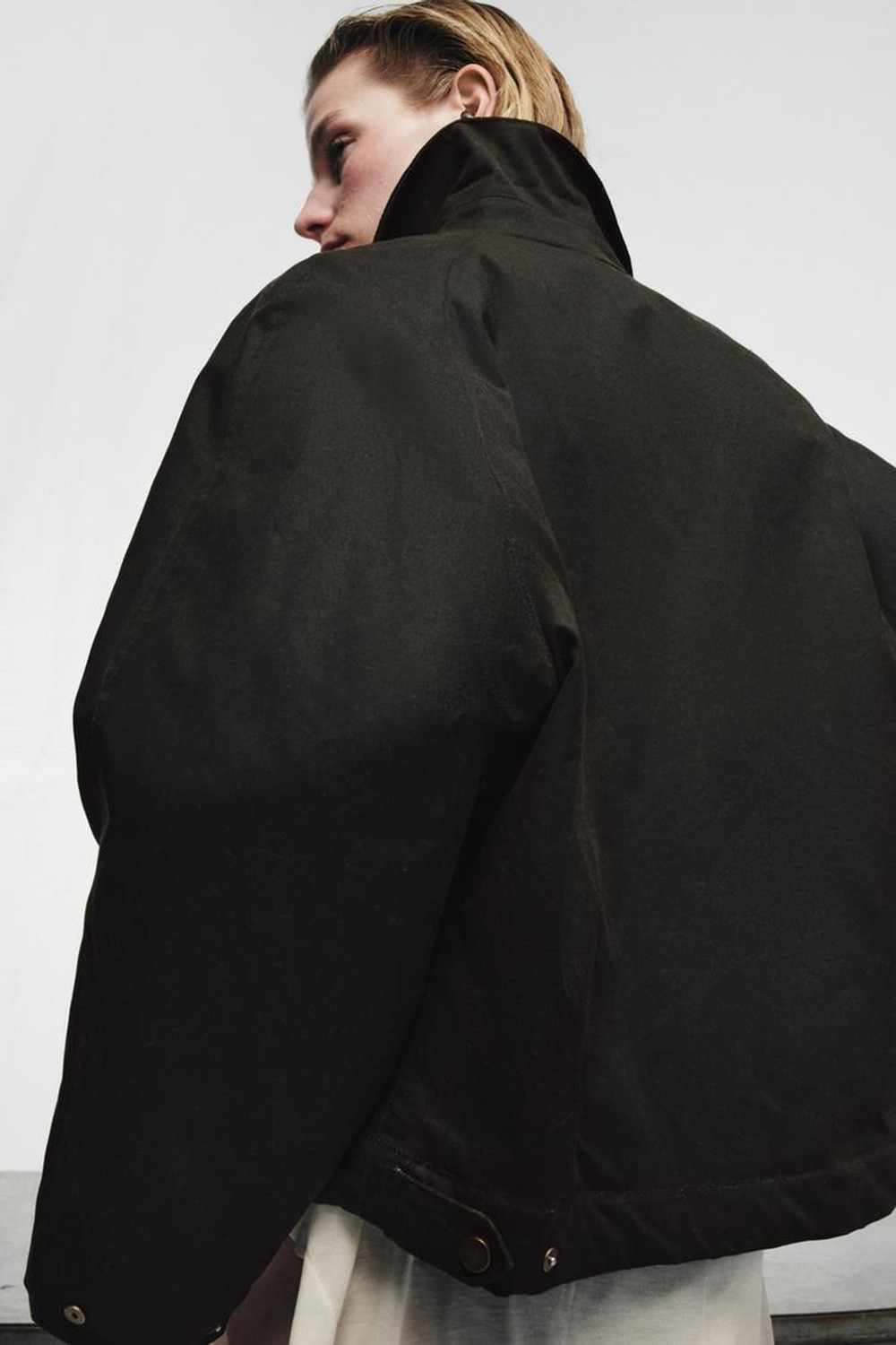 ZARA КУРТКА С ВОЩЕНЫМ ПОКРЫТИЕМ — ZW COLLECTION, ХАКИ