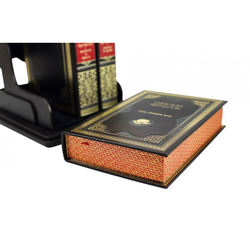 "Уинстон Черчилль" Подарочное издание в кожаном переплете с подставкой в 3 томах