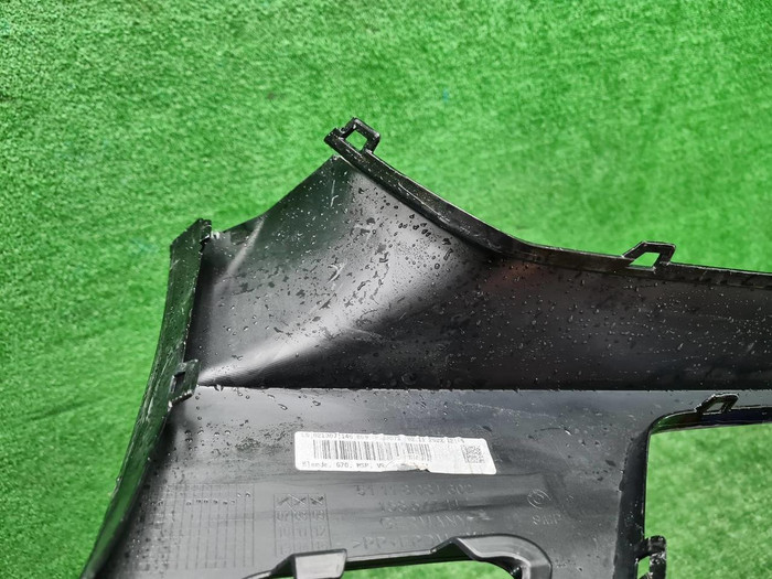 Накладка переднего бампера пр. BMW 7er G70 (22-нв)