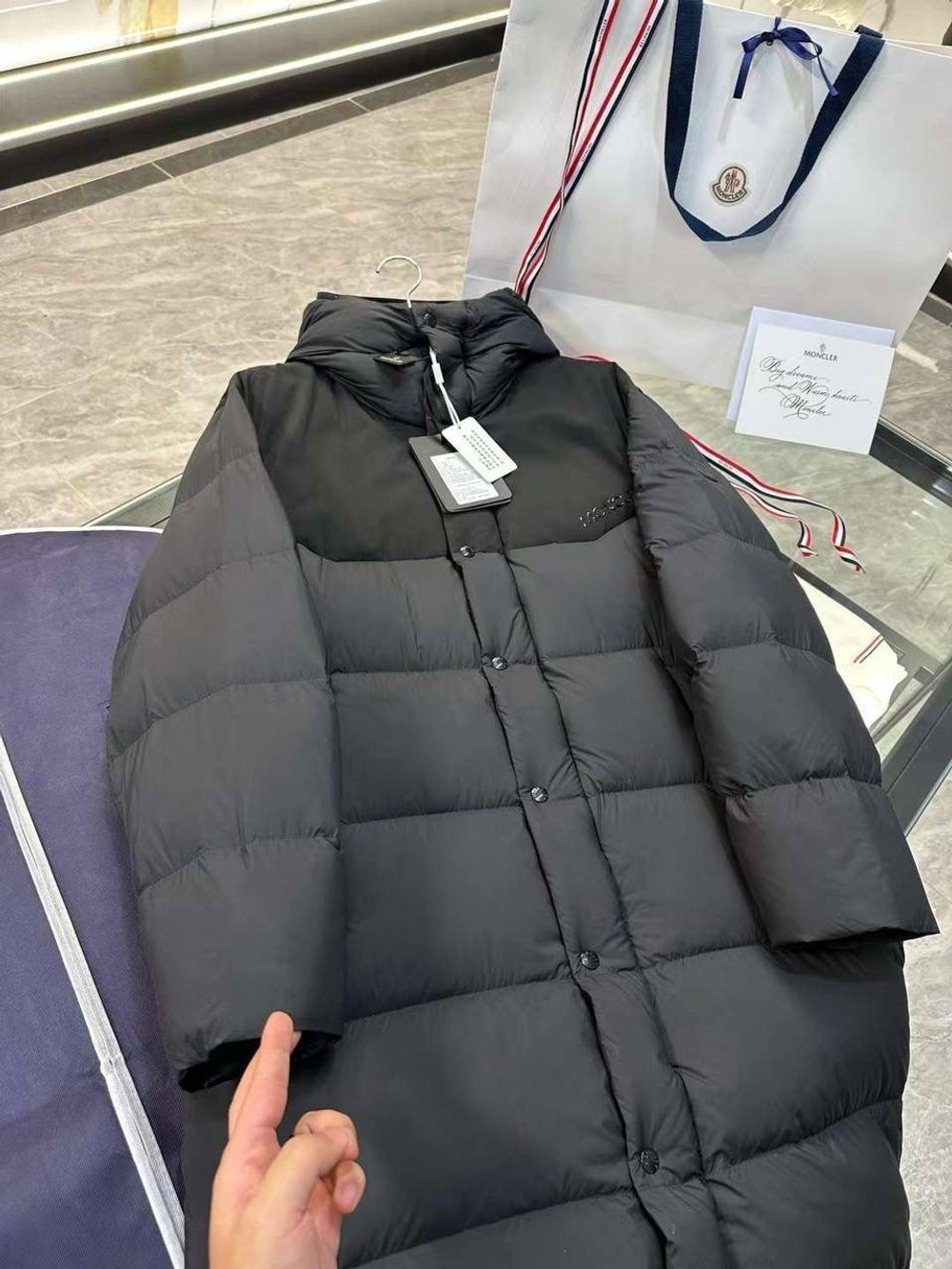 Пуховик Moncler