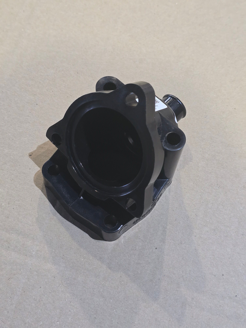 Коробка термостата (крепление к патрубку на 3-и болта) (ЯМЗ)