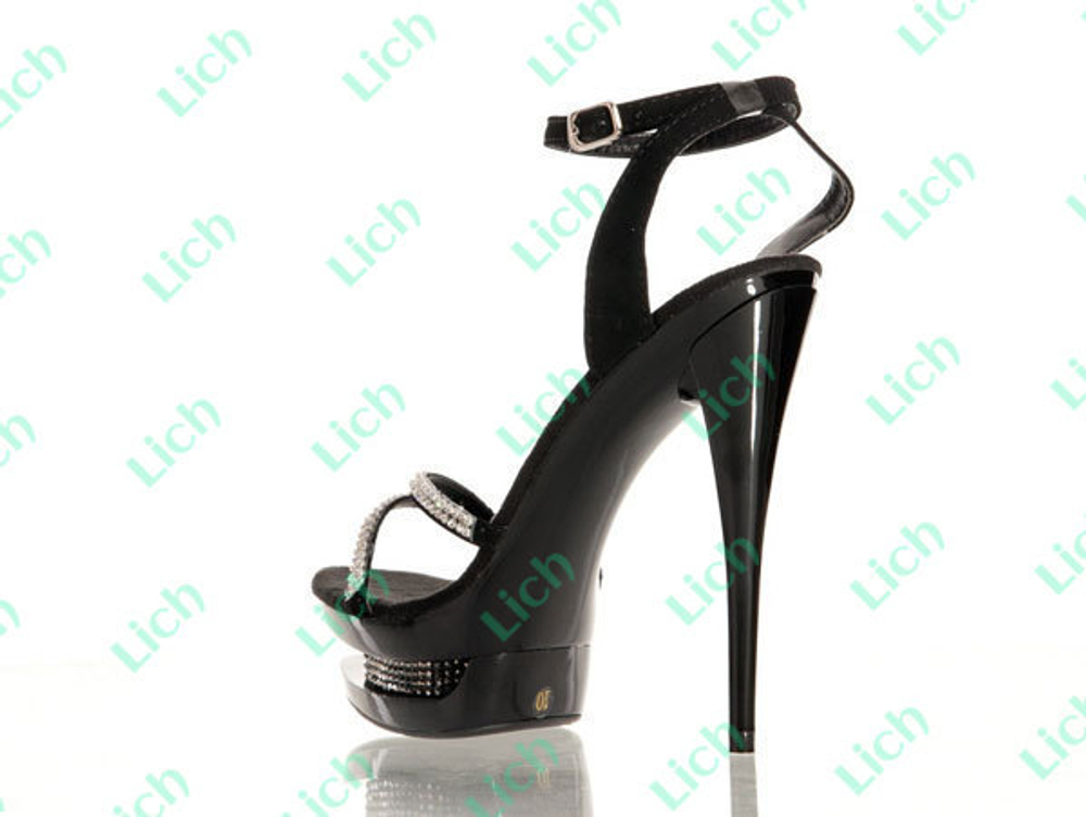 Черные туфли на шпильках со стразами