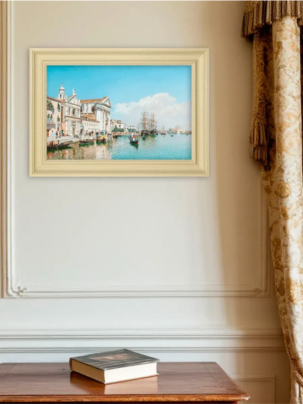 Картина настенная интерьерная в раме