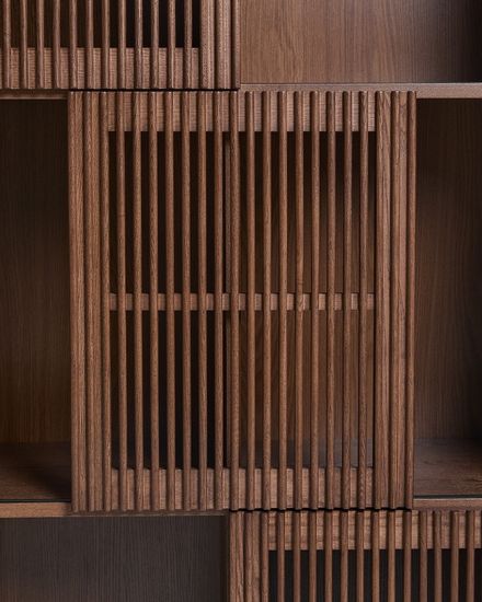 Стеллаж Beyla из ясеня с отделкой под орех