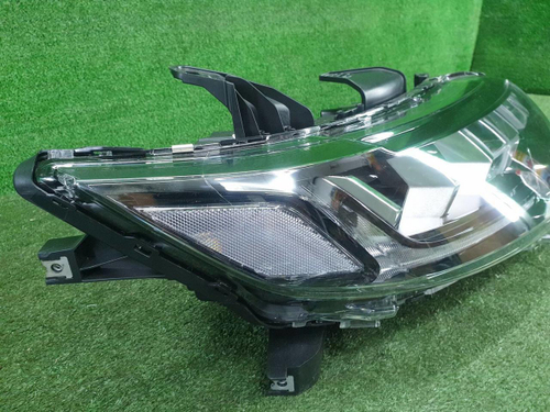 Фара правая Mitsubishi Outlander 3 (2018-н.в.) LED