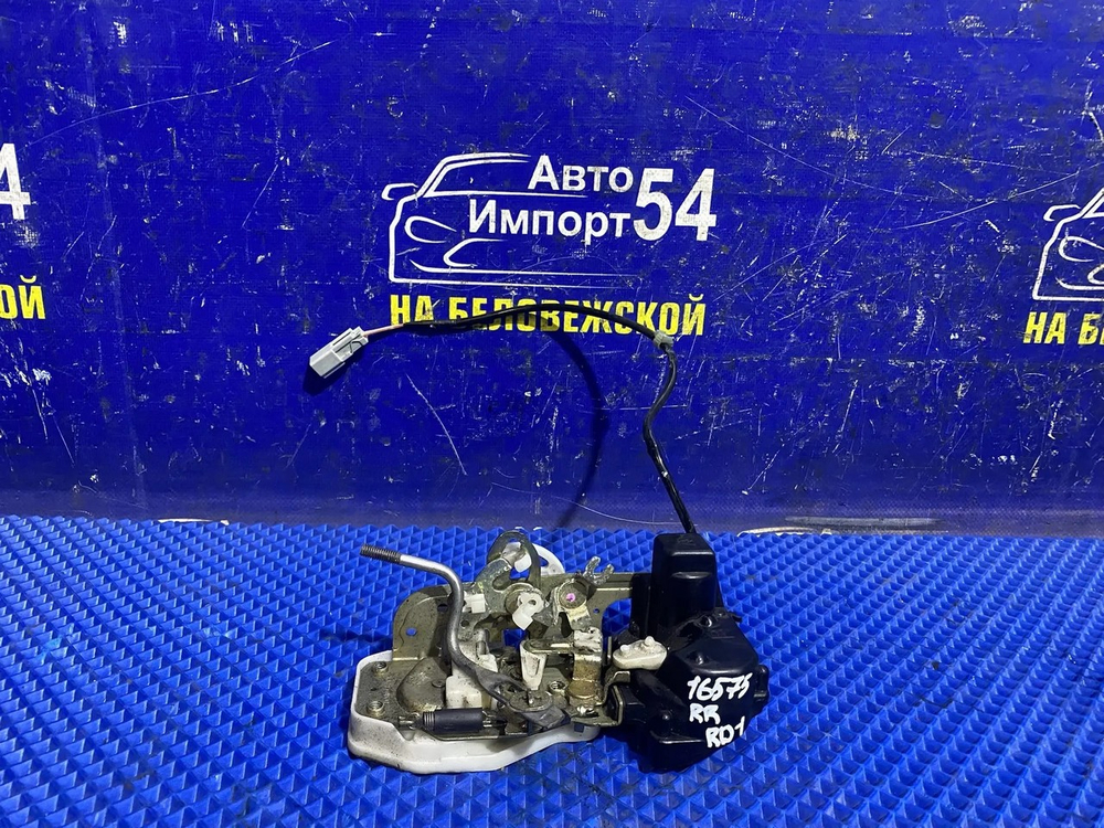 Замок двери задней правой Honda CR-V 1995-2001