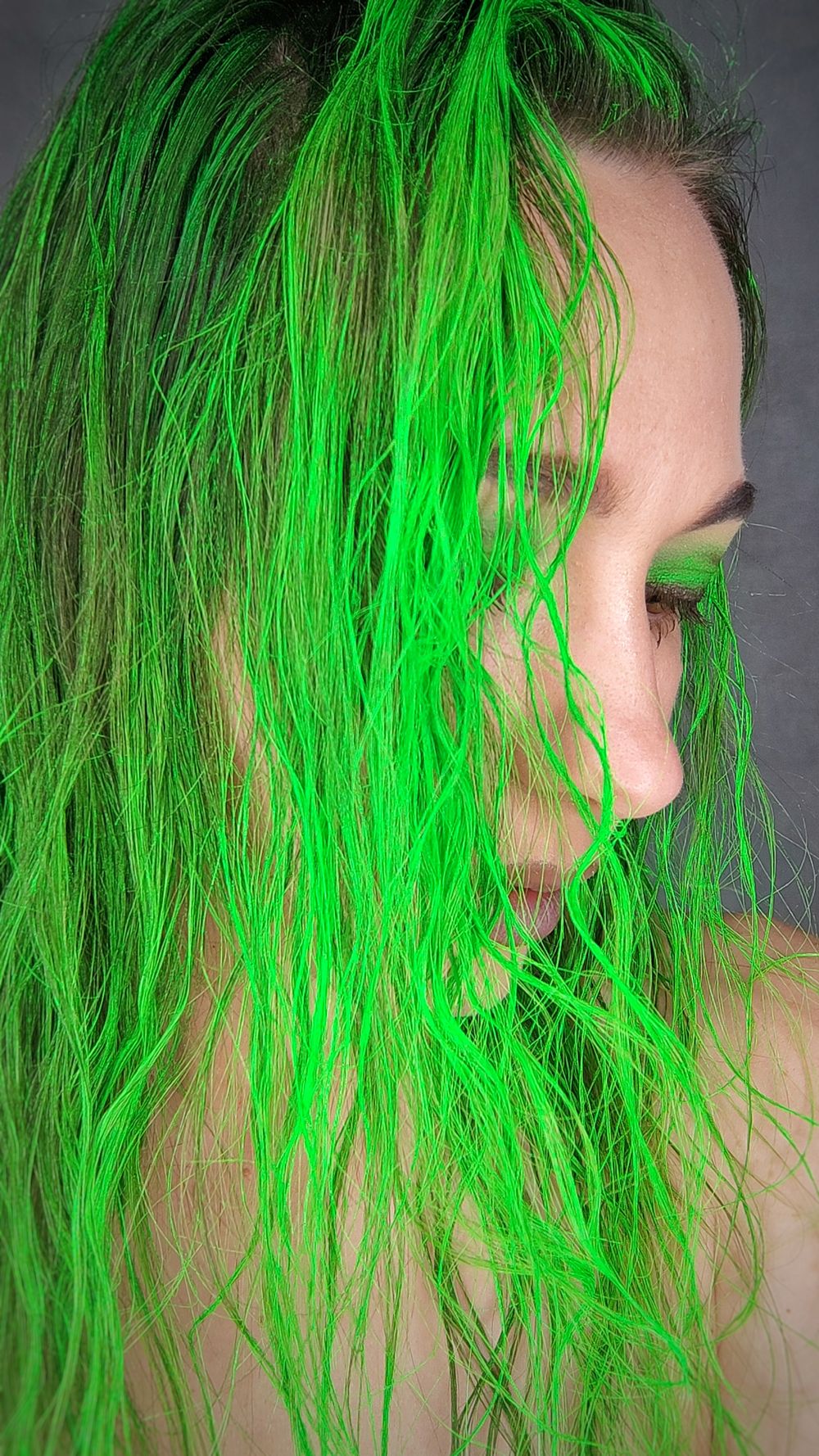 Декоративный гель для лица, волос и тела Color Gel Green Neon