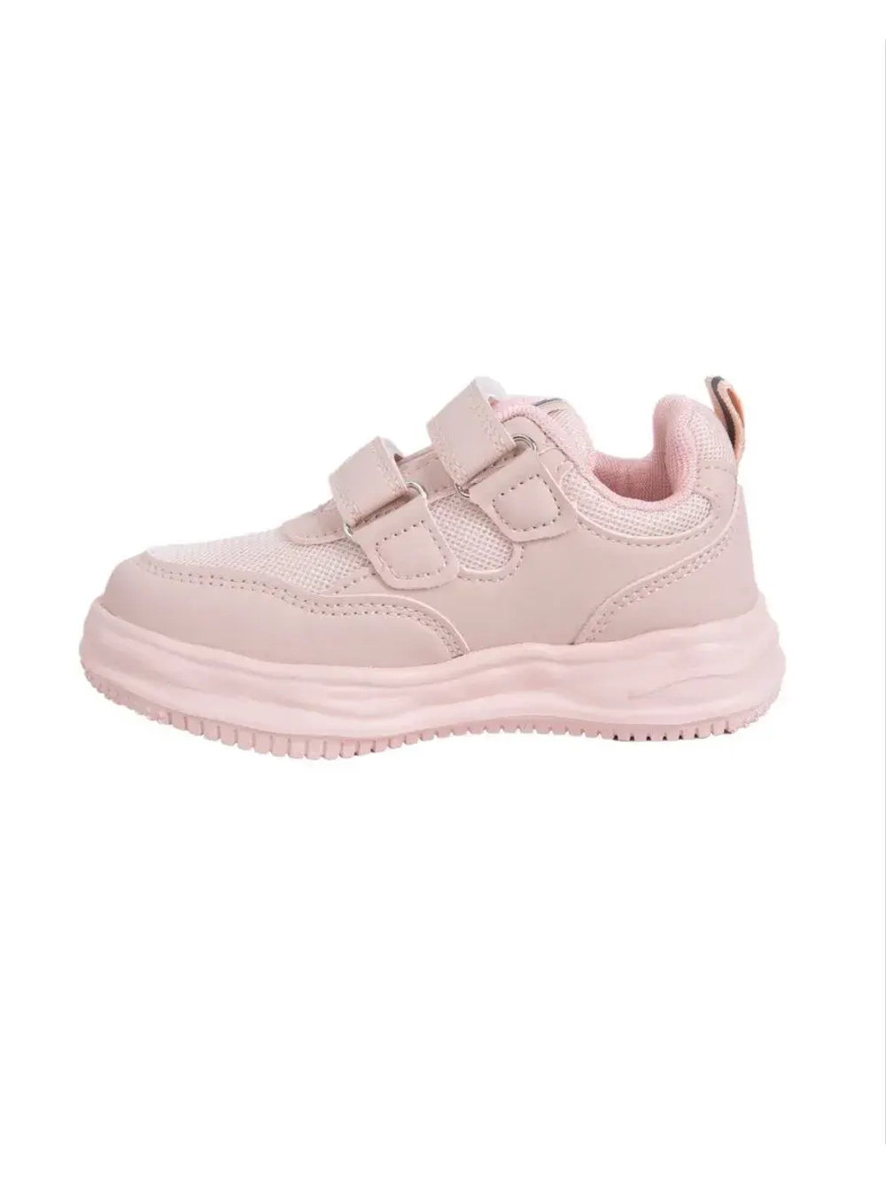 Кроссовки для девочки легкие.