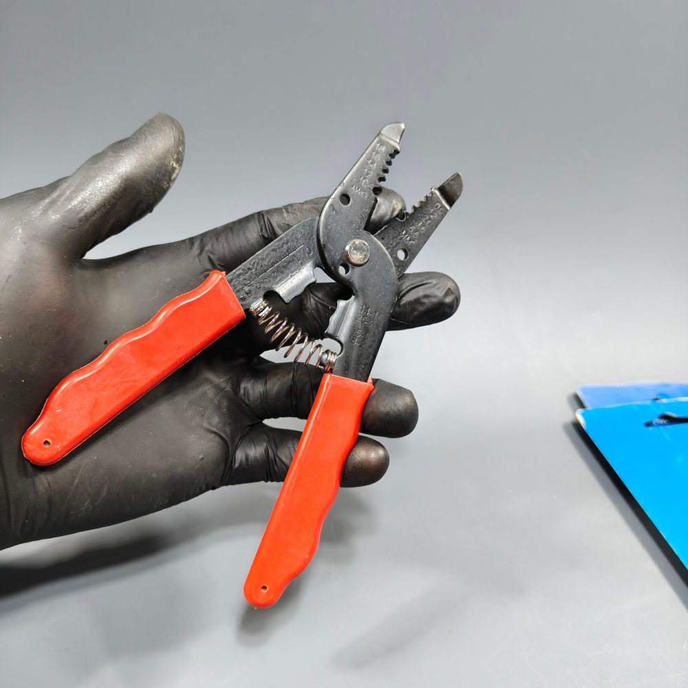 Щипцы для зачистки кабеля до 5,5мм2