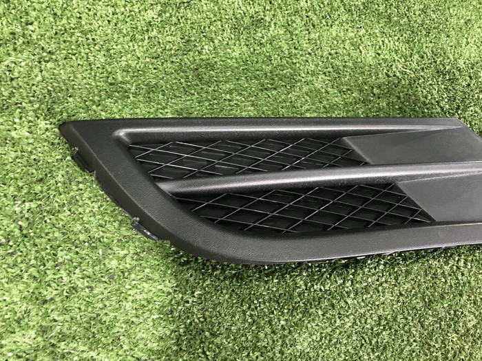 Заглушка ПТФ левая VW Jetta 6 (2014-2018)