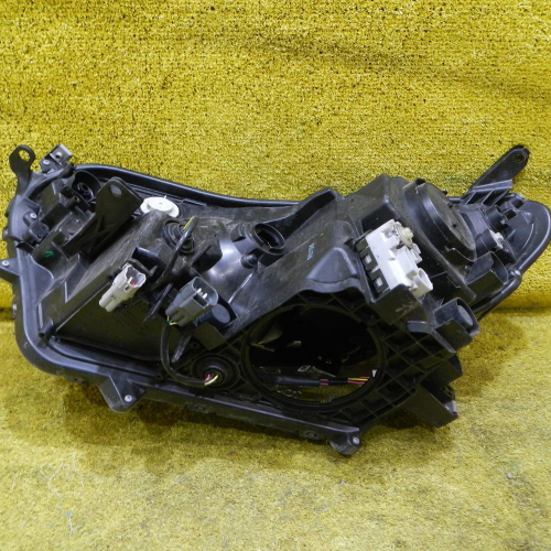 Фара правая Toyota RAV4 4 CA40 (2015-2019) LED