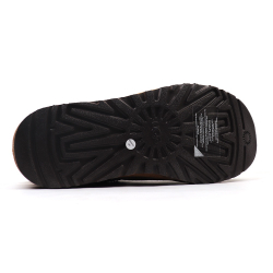 UGG Classic Short Crescent Chestnut