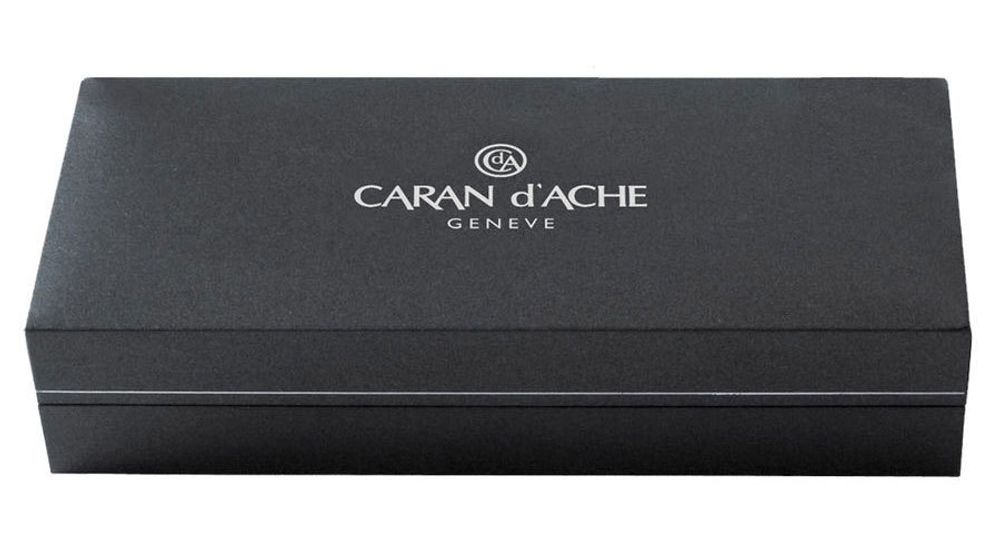 Перьевая ручка Carandache