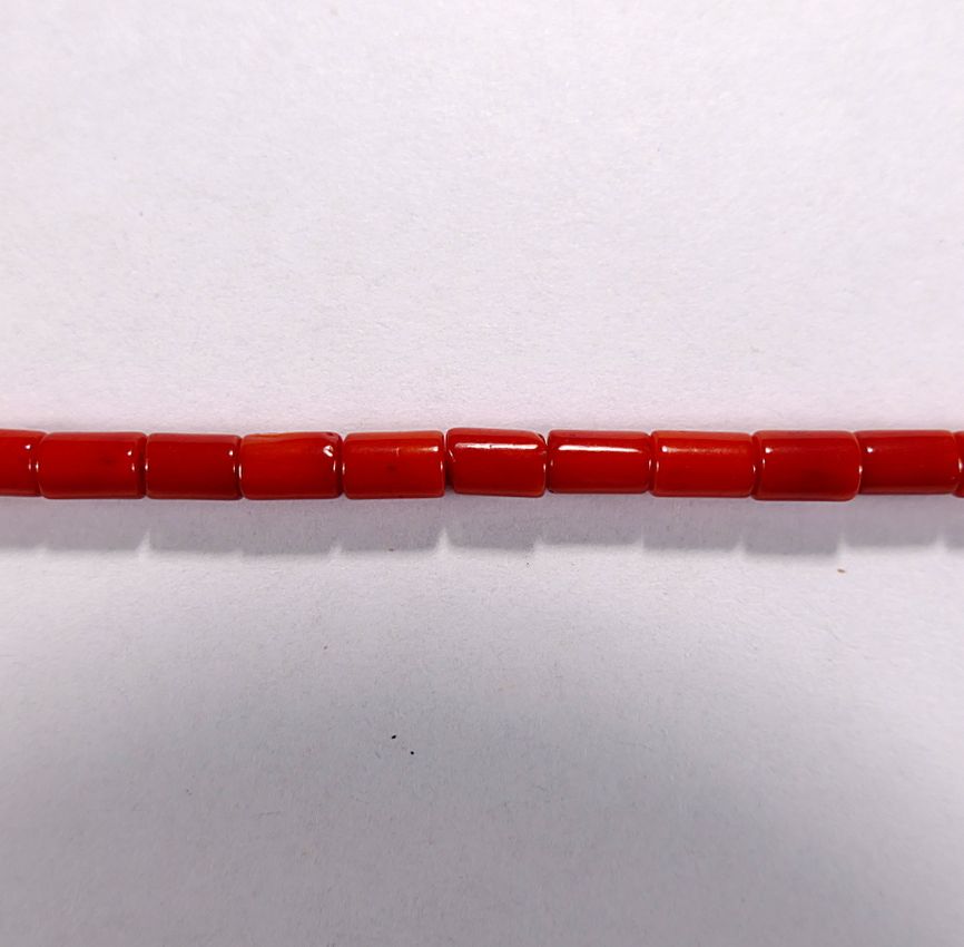 Бусина из коралла красного, облагороженного, фигурная, 4x6 мм (цилиндр, гладкая)