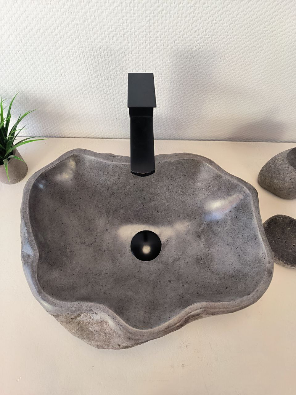 Раковина из речного камня RS-65969 45х36х15 из натурального камня