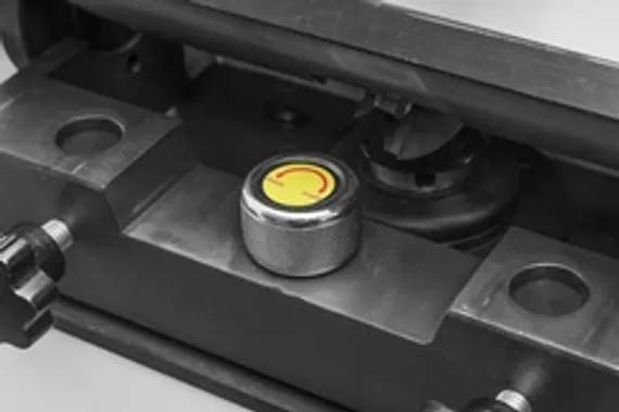 Винт для крепления пластин Sumake к ST-7211