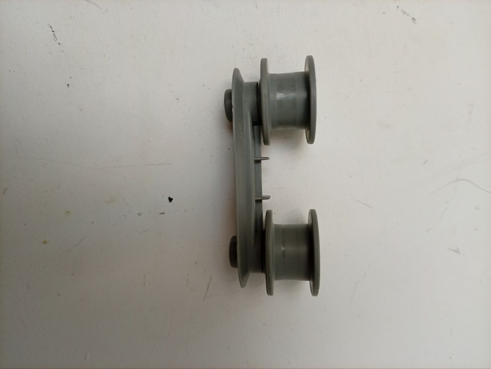 ESL4120 ктп1 Ролики боковой стенки посудомоечных машин Electrolux AEG Zanussi 1522029121 б/у