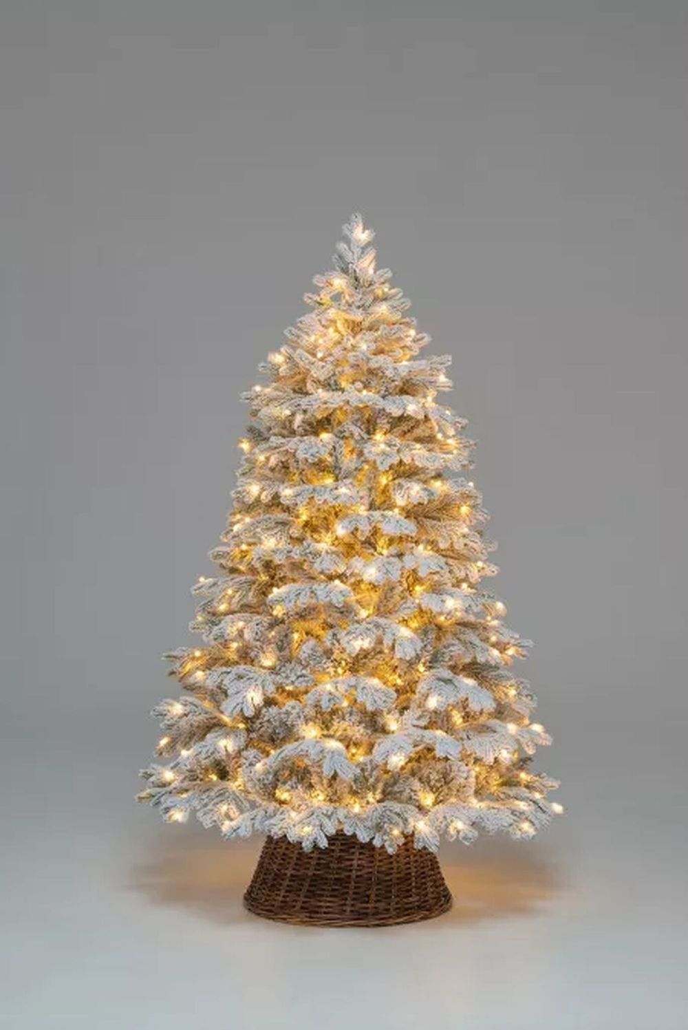 Заснеженная елка с гирляндой «Аляска» (Литая+пвх) от 1.8 м до 3 м