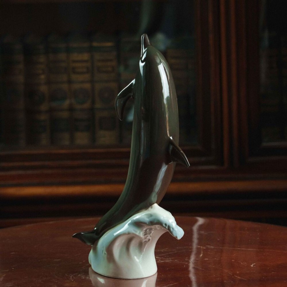 Фарфоровая статуэтка «Дельфин»