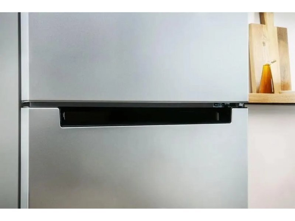 Холодильник Indesit DS 4160 G серебристый/черный