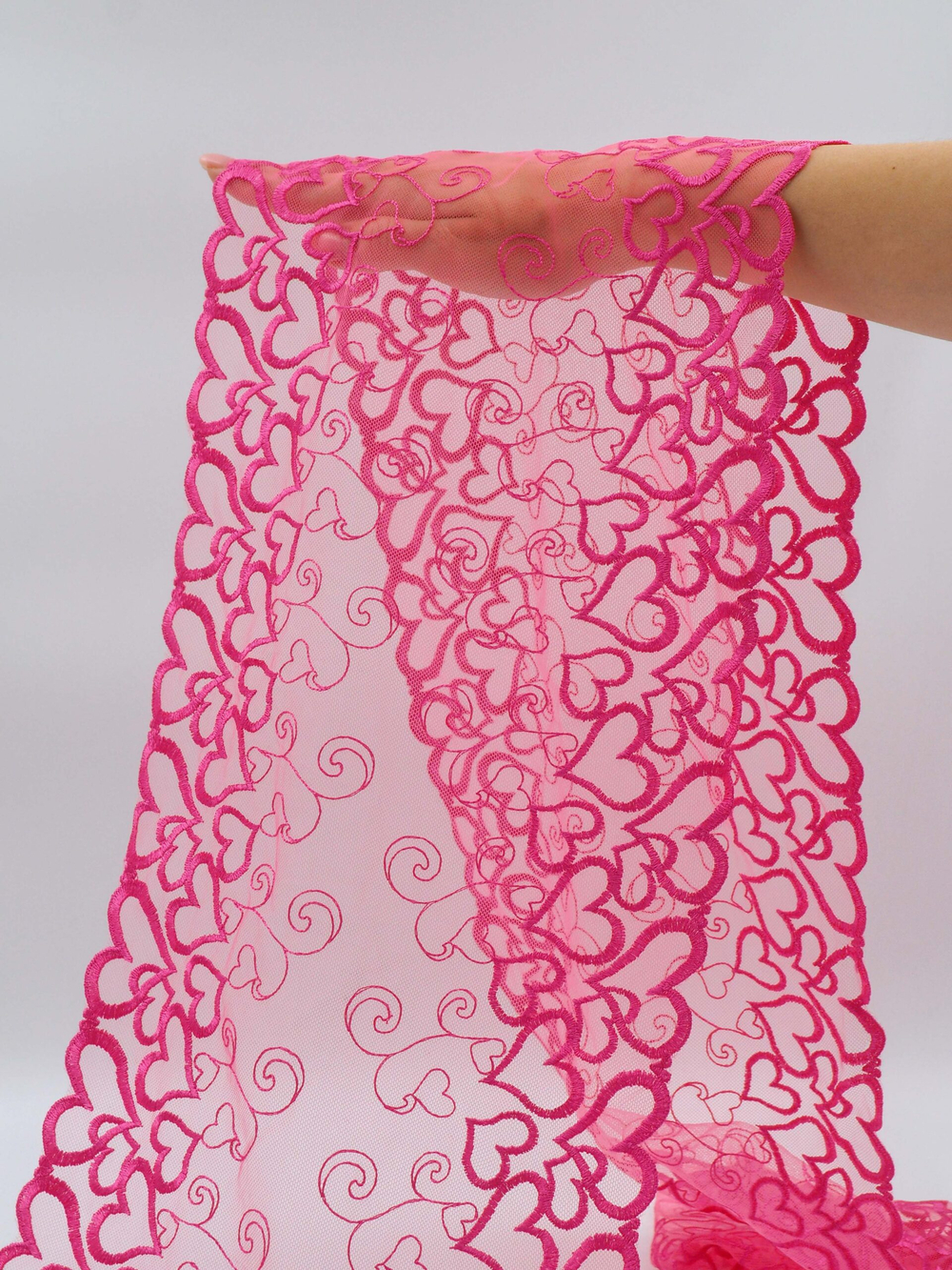 Вышивка на сетке малиновая фуксия неэластичная ширина 25 см ОТРЕЗЫ