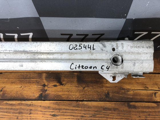 Усилитель переднего бампера C4 2, DS4, 308 1 Б/У Оригинал 9672762080